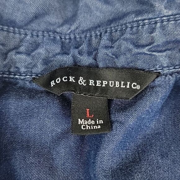 ROCK & REPUBLIC Frayed Denim Sleeveless Button Up Top [SIZE LARGE]‎ - Picture 4 of 5